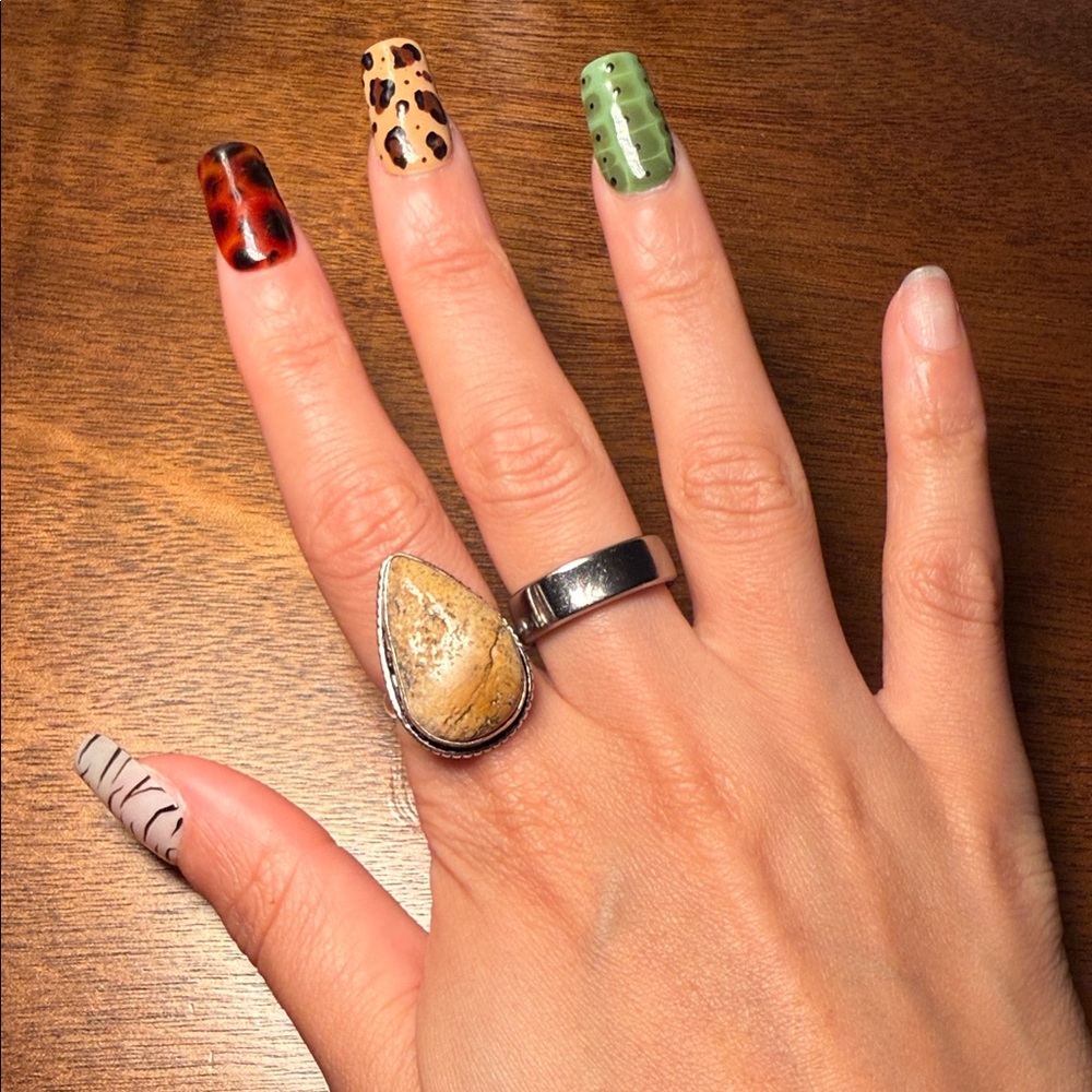 925 plated stone ring size 8